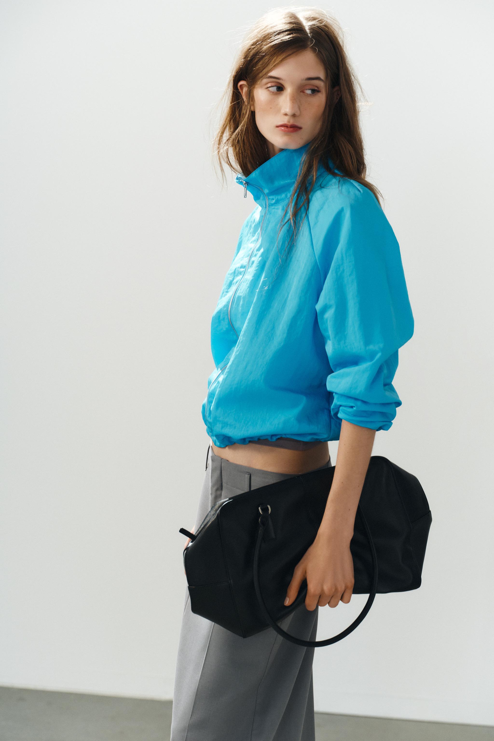 VESTE EN TISSU TECHNIQUE ZIPPÉE